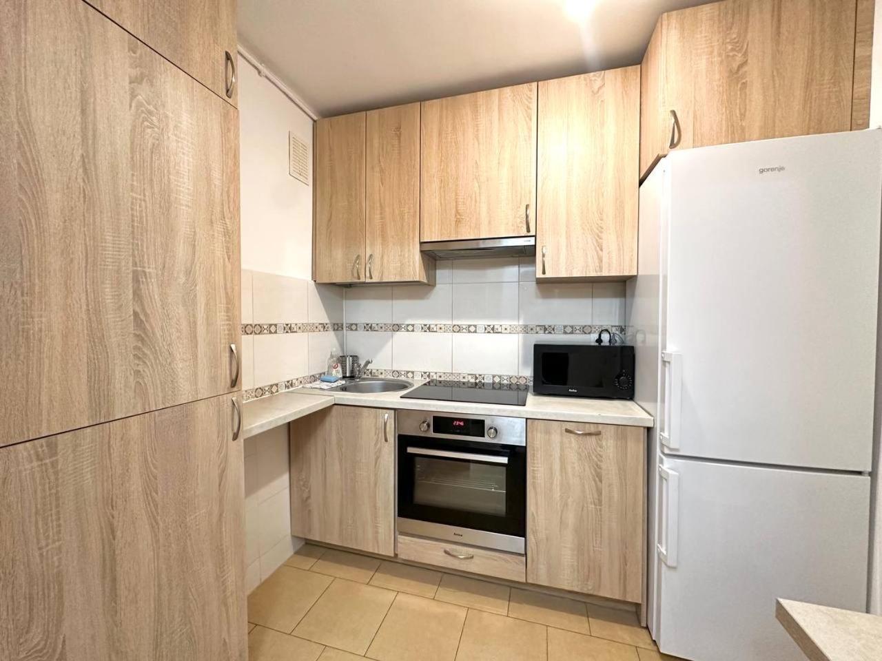Ohmyhome - Park Mirowski Apartment Варшава Экстерьер фото